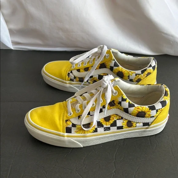 Vans Yellow and Black Sunflower Checkered Old Skool Sneakers 9.5 - Picture 3 of 10